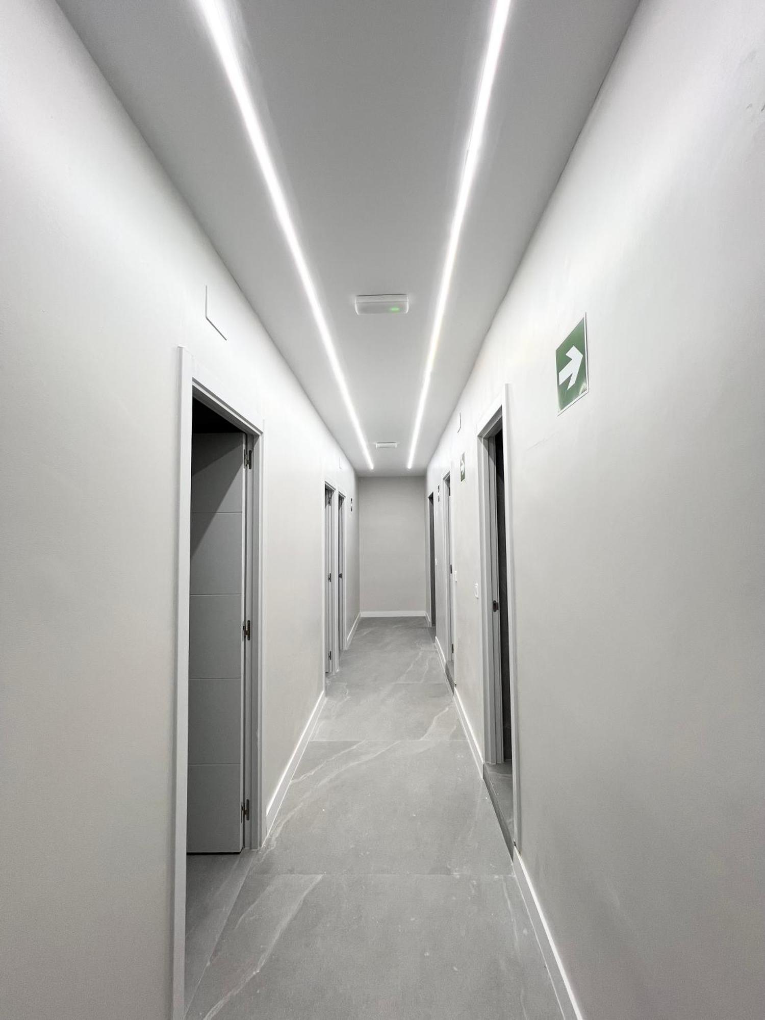 Hostel Space Capsule Madrid Bagian luar foto